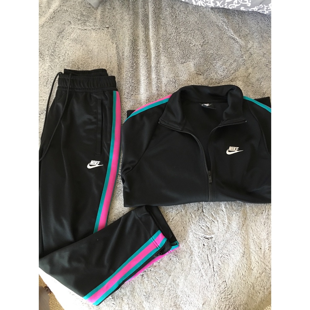 Nike Tracksuit - Top & Bottom